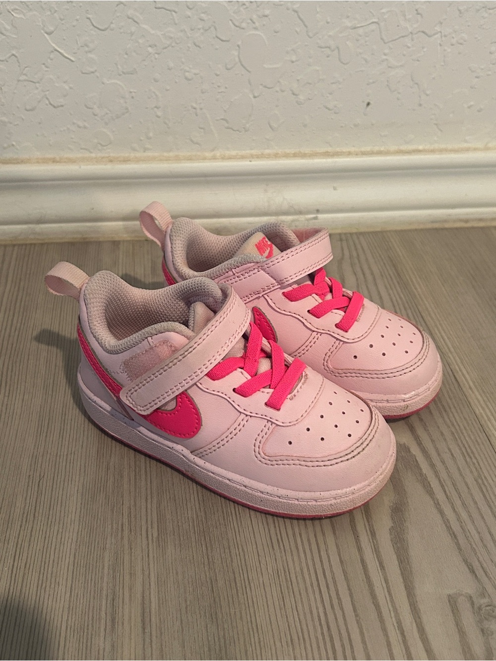 Nike Toddler Dunks in Pink and Hot Pink Velcro Sneakers